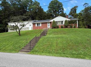 114 Woodlyn Dr, Weston, WV 26452