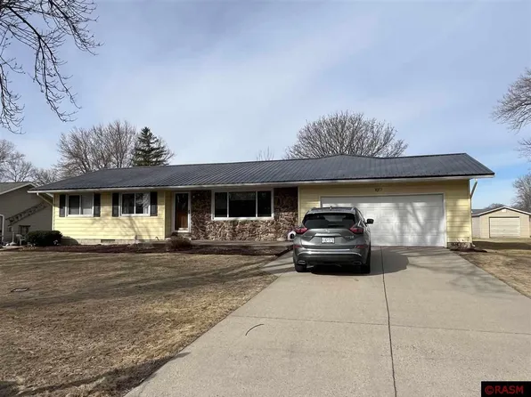 1017 3rd St N, Saint James, MN 56081