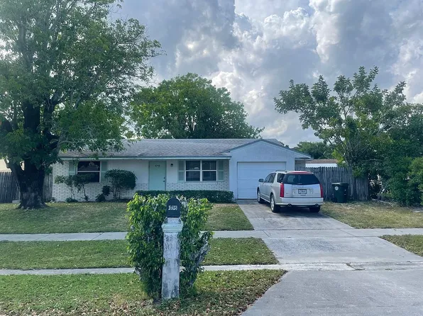 4219 Centurian Cir, Greenacres, FL 33463
