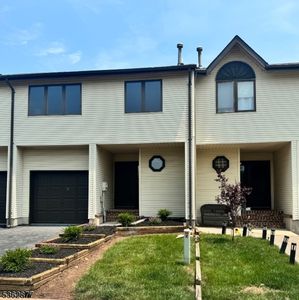8 Fir Ct, Flemington, NJ, 08822