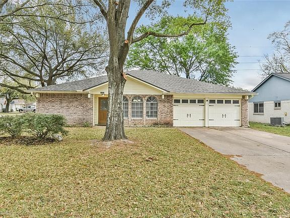2nd image of 13618 Piney Oaks Dr