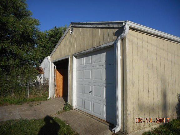 4th image of 1318 Avenue A