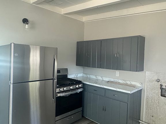 2nd image of 1285 Tuttle Ln APT 4