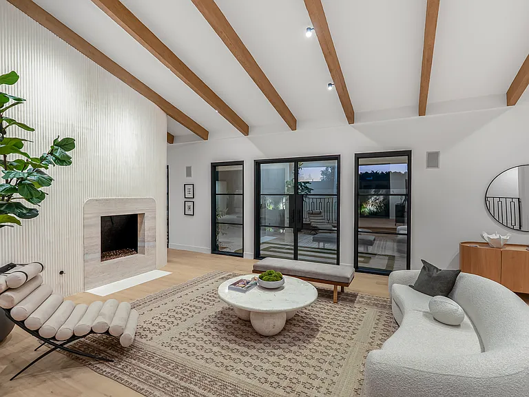 17900 Medley Dr — Photo 11