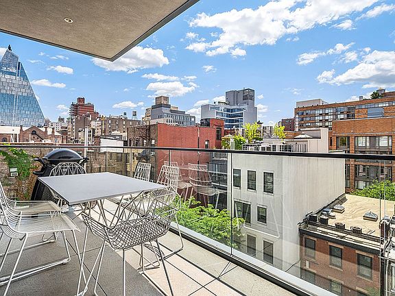 3rd image of 124 W 16th St #7E