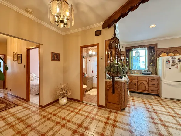 2049 71st Street image 8 of 19