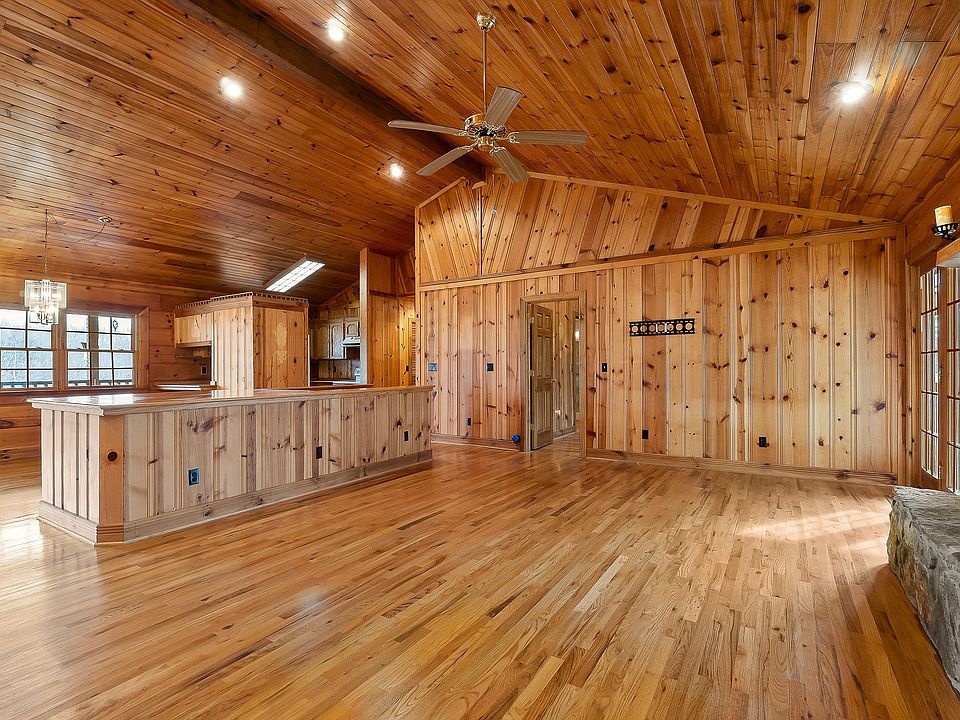 13th image of this home