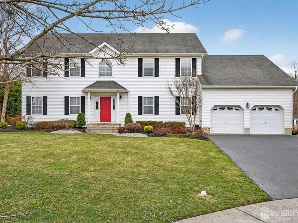 33 Samantha Cir, Matawan, NJ 07747