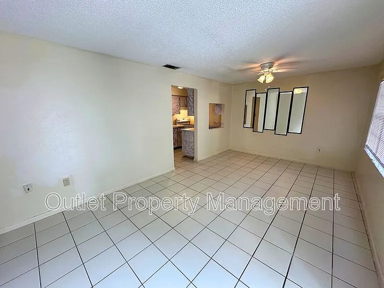 325 N 5th St #5 — Photo 2