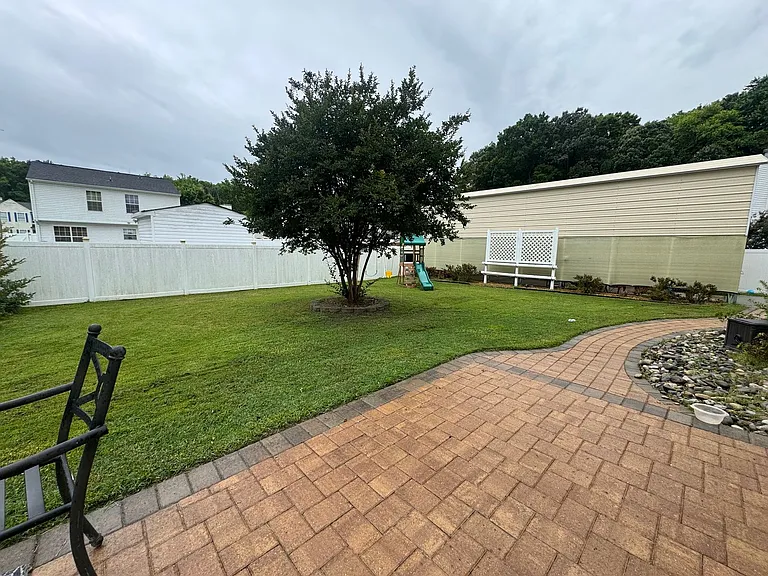 6 Old Pond Ct — Photo 32