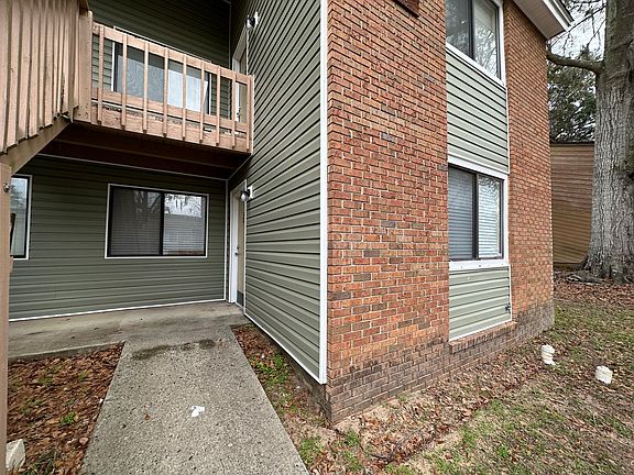 2nd image of 1414 Willow Bend Way APT B