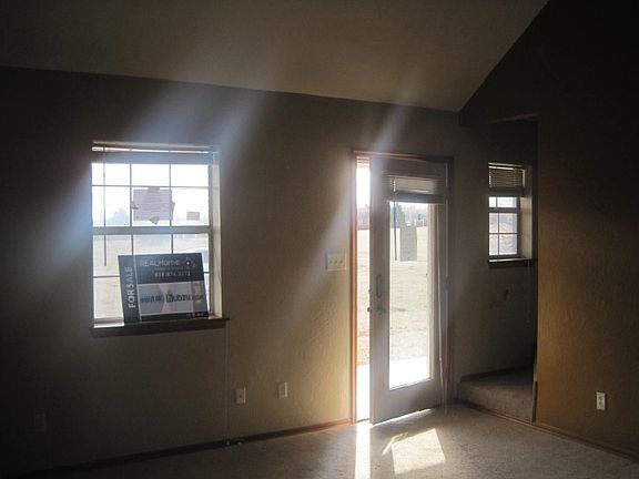 5th image of 44053 County Street 2720