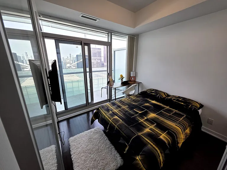 14 York St #5008A — Photo 1