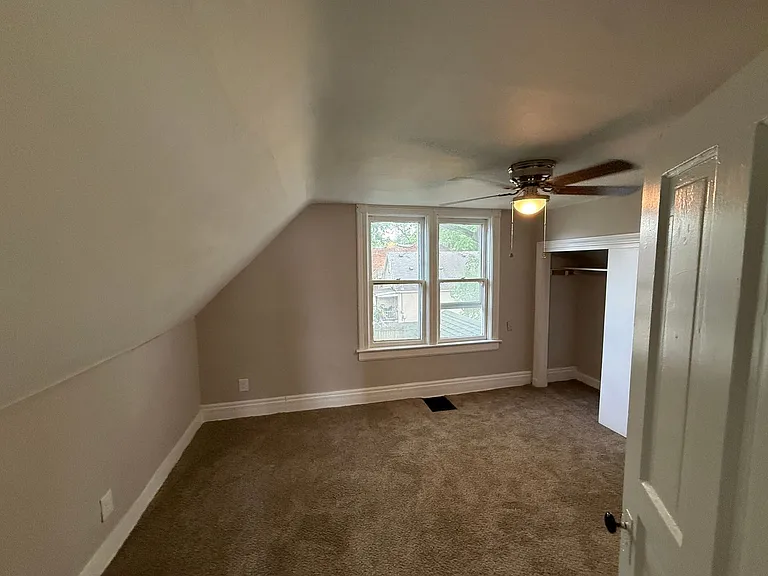 938 W Edwards St — Photo 22
