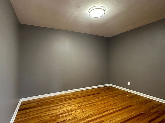 4th image of 122-138 E 7th St #128-203