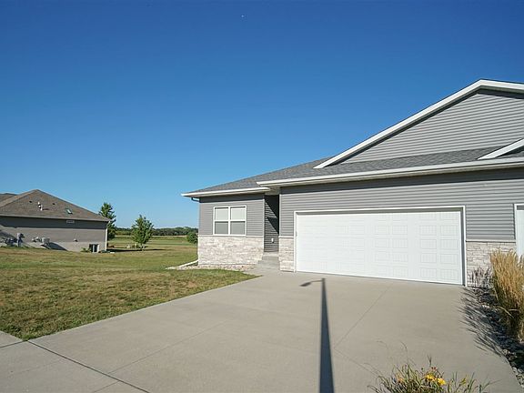 5th image of 1422 Watson Way