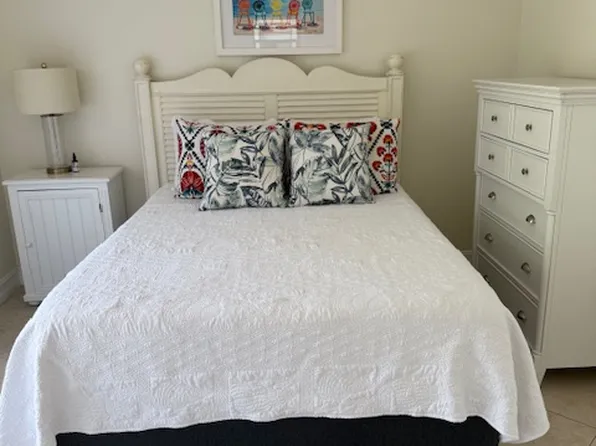 600 Neapolitan Way, Naples, FL