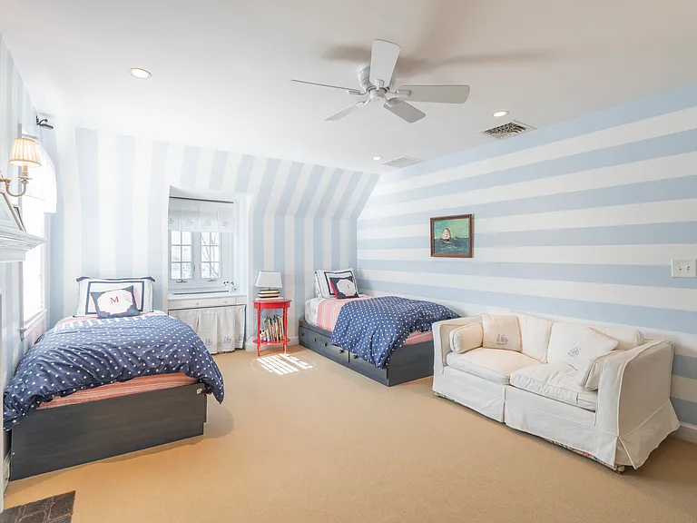 601 Harriton Rd — Photo 42