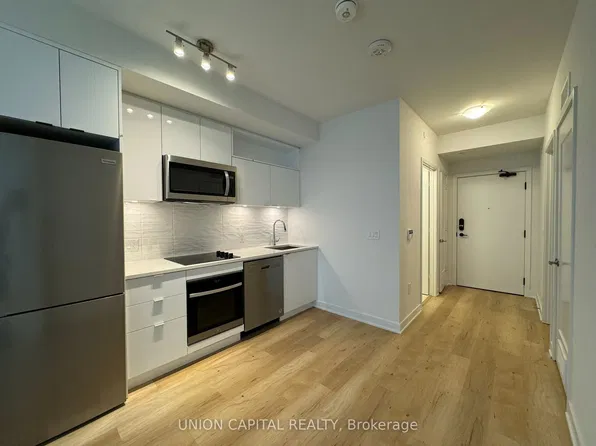 60 Princess St #629, Toronto, ON M5A 2C7