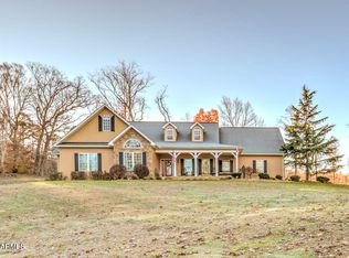 3760 Dutch Valley Rd, Clinton, TN 37716