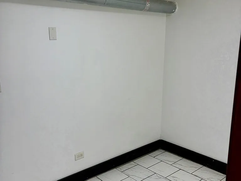 1111 N Leclaire Ave #BASEMENT — Photo 10
