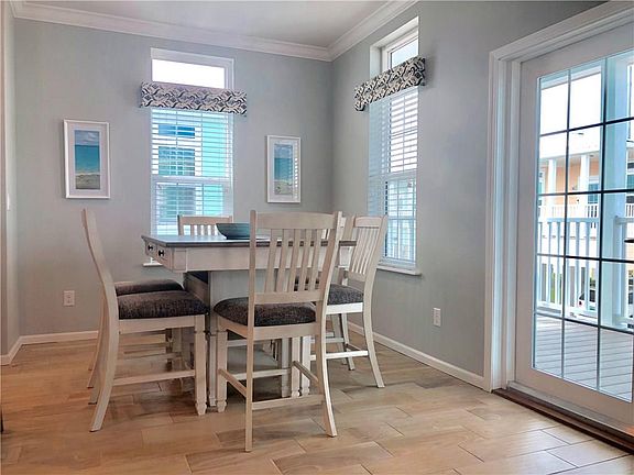 5th image of 129 NE Bay Dr