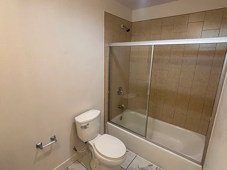 6414 1/2 Denver Ave — Photo 8