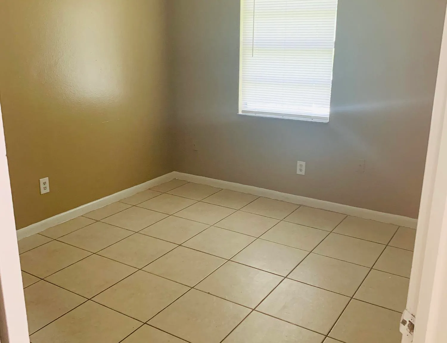 2 bed, 1.0 bath, 950 sqft, $1,250 — Photo 3