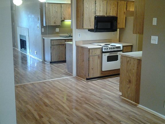 5th image of 501 W Yukon Dr Unit 2