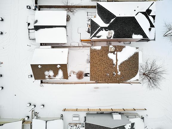 2nd image of 67 Summerfield Point E