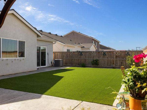 3325 Twin Knolls Ln, Shafter, CA 93263