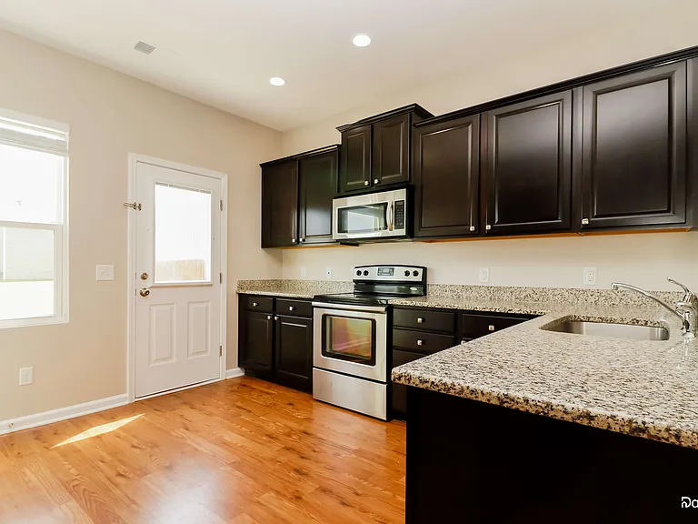 306 Cantley Ct — Photo 4