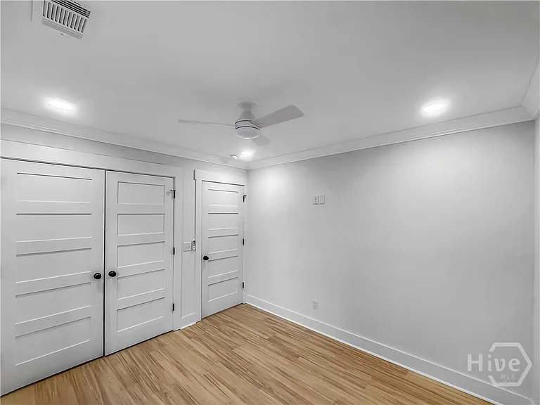 316 W 40th St #D — Photo 13