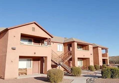 3 bed, 1063 sqft, $1,089 — Photo 3