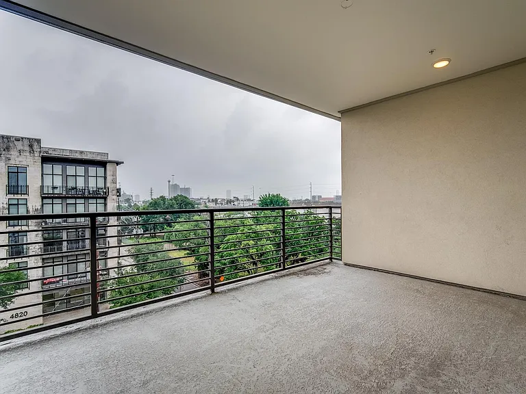 4819 Caroline St #308 — Photo 27