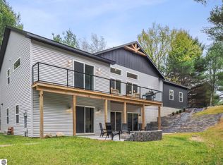 9931 Cushman Ct, Williamsburg, MI 49690
