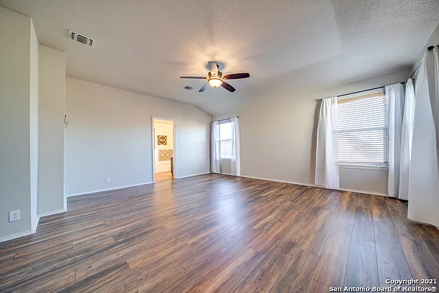 124 Latigo Ln — Photo 8