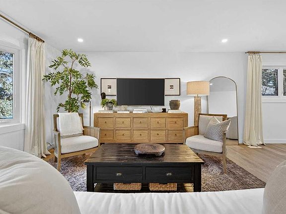 3rd image of 407 N Brookmere Cres SW