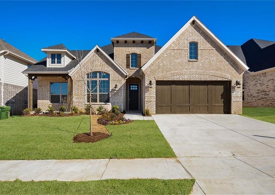1st image of 9204 Pecan Woods Trl