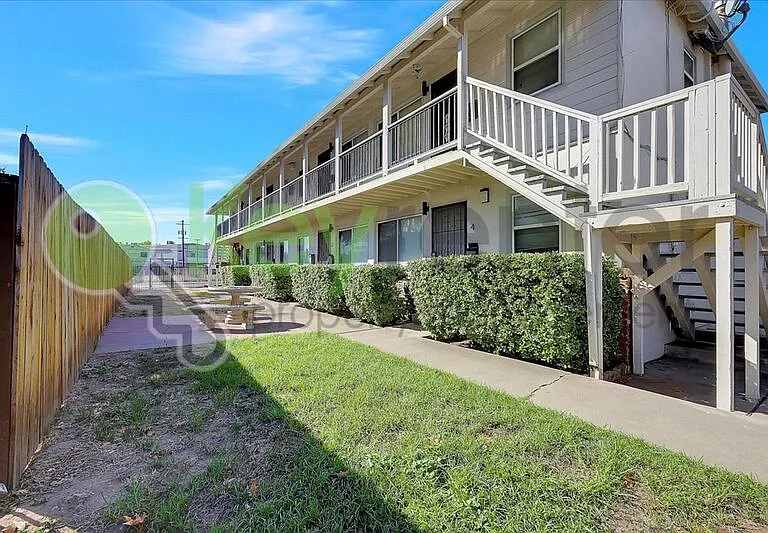 691 El Camino Ave #6 — Photo 5