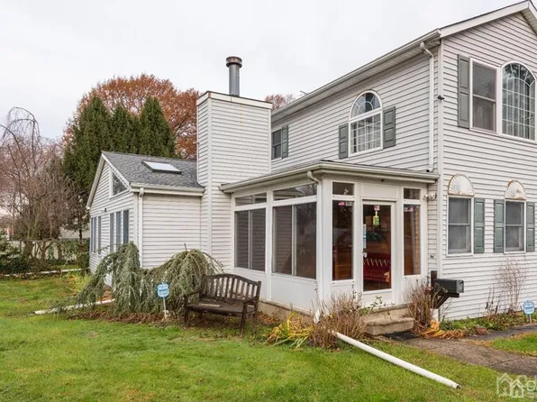 16 Georgia Ave, Port Monmouth, NJ 07758