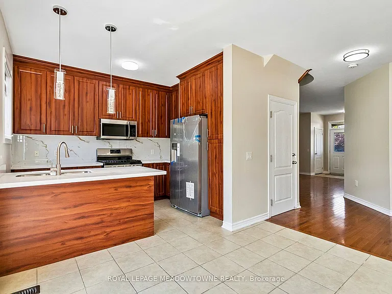 15 Learmont Ave #UPPER — Photo 15