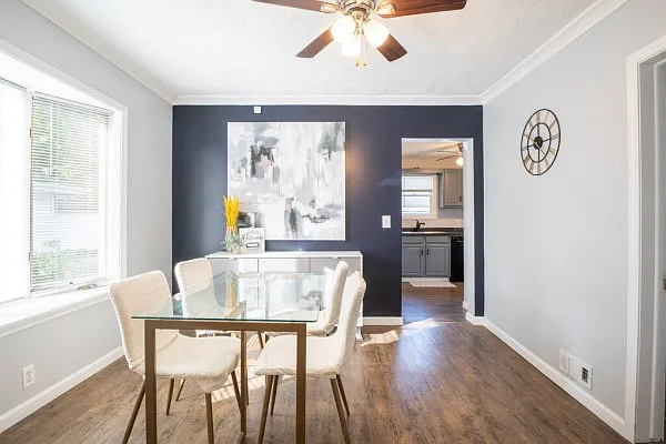 2 bed, 708 sqft, $1,799 — Photo 1