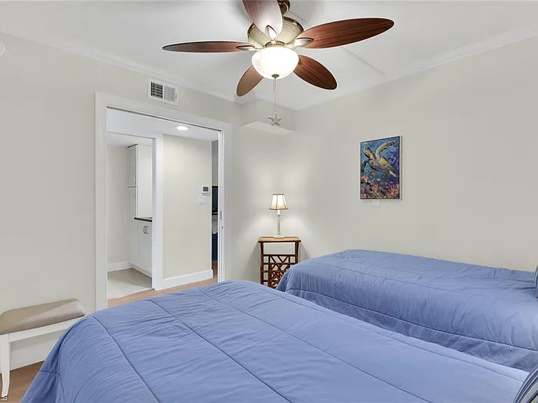 3200 Gulf Shore Blvd N #105 — Photo 21