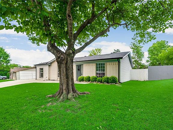 3rd image of 1322 Cove Dr