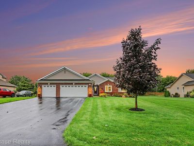 349 Corkwood Dr, Oxford, MI, 48371