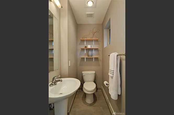 9615 Roosevelt Way NE — Photo 3