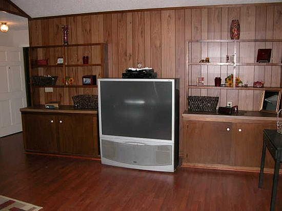 5th image of 805 Wells St
