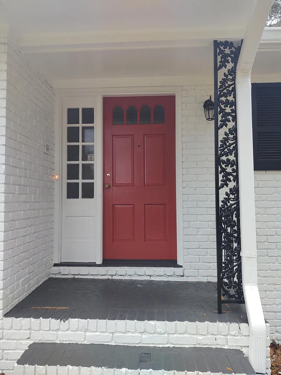 Front Entrance - 790 Hickory Dr SW