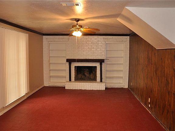 3rd image of 606 Towne House Ln